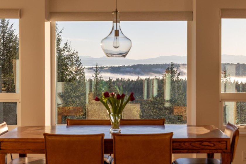 Sensational private parkland estate above Secret Cove in - photo 19