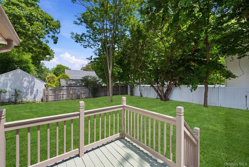 Move right into this refurbished and updated 2 Bedroom Ranch - photo 21