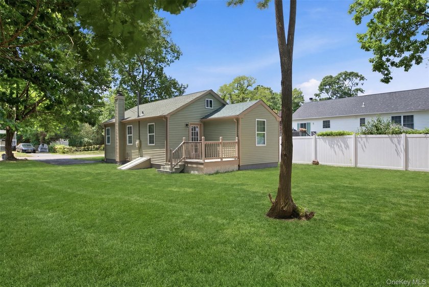 Move right into this refurbished and updated 2 Bedroom Ranch - photo 25