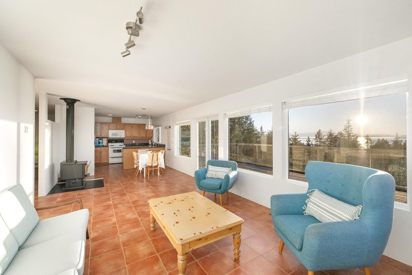 Sensational private parkland estate above Secret Cove in - photo 33