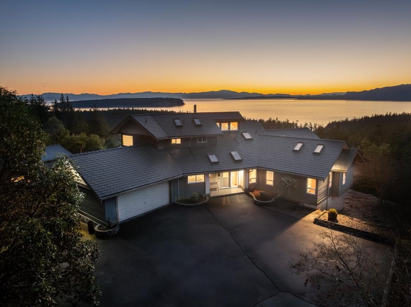 Sensational private parkland estate above Secret Cove in - photo 39