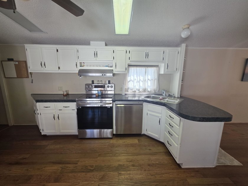 Easy to maintain and in a park RIGHT ON Castle Rock Lake! This - photo 4