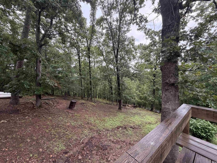 Escape to the peace and privacy of country living with this cozy - photo 7