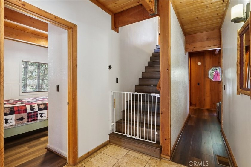 Moonridge mountain chalet with ski slope views! Nestled in the - photo 18