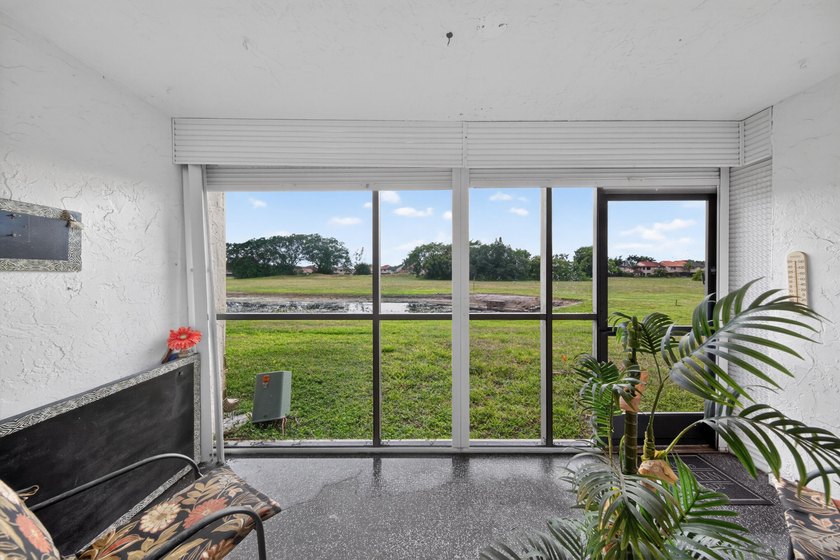 Here is a perfect opportunity to own an apartment in a quiet 55+ - photo 3
