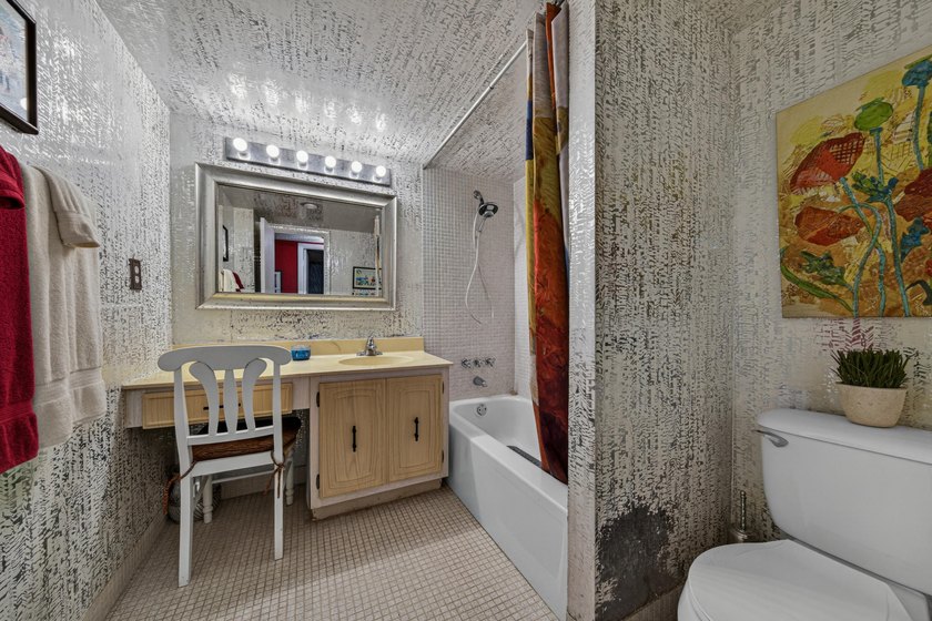 Here is a perfect opportunity to own an apartment in a quiet 55+ - photo 8