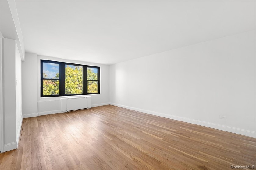 Welcome home to this spacious C-line unit at Bayside's Kennedy - photo 3