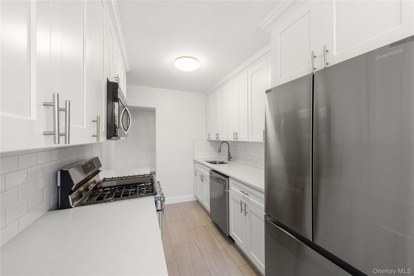 Welcome home to this spacious C-line unit at Bayside's Kennedy - photo 5