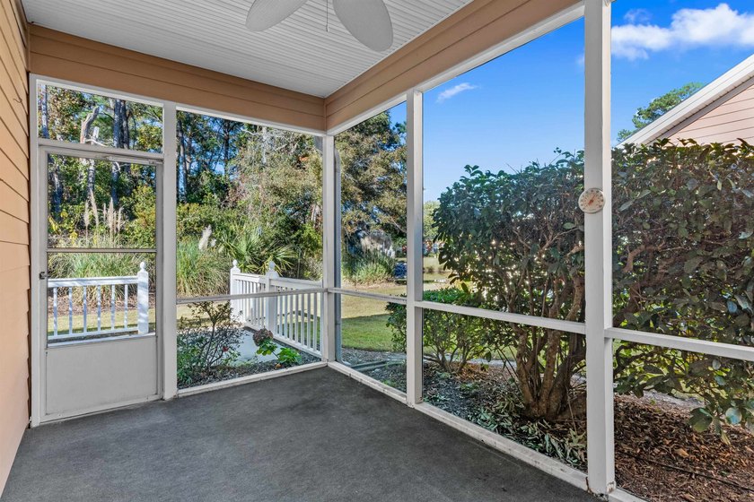 NEWLY REFRESHED &amp; MOVE-IN READY! Discover this inviting - photo 32