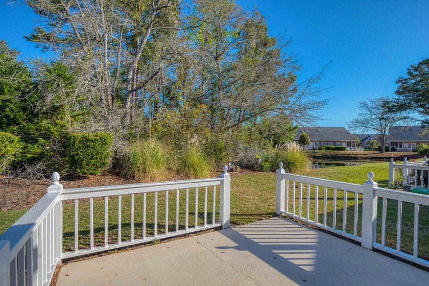 NEWLY REFRESHED &amp; MOVE-IN READY! Discover this inviting - photo 33