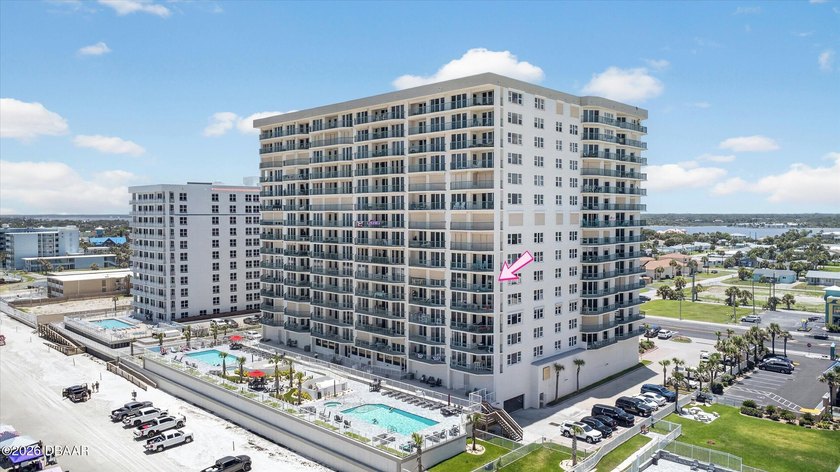 THIS IS THE ONE! A direct oceanfront end-unit residence where - photo 6