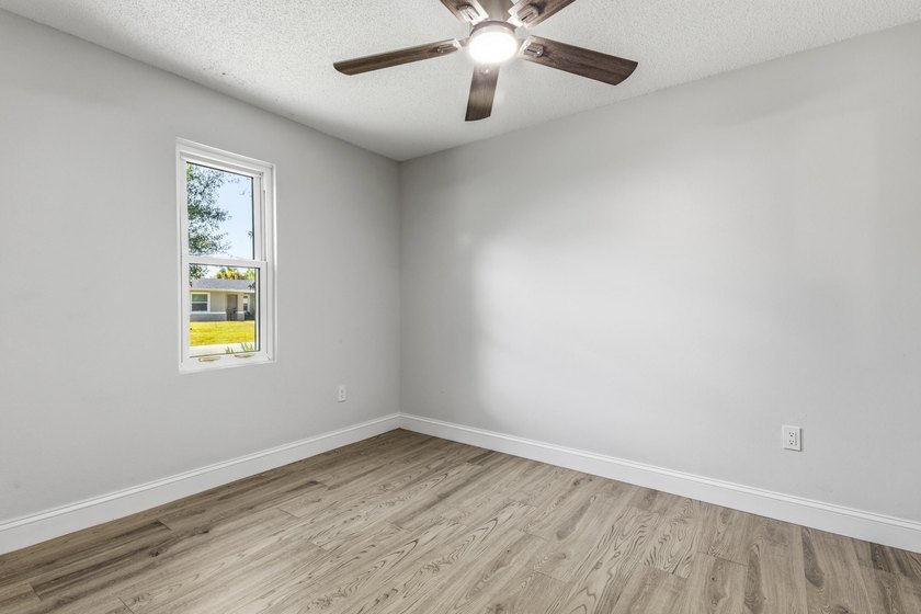 Tastefully renovated and turn-key! This stunning 3BR/2.5BA home - photo 17