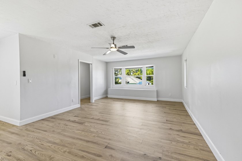 Tastefully renovated and turn-key! This stunning 3BR/2.5BA home - photo 19