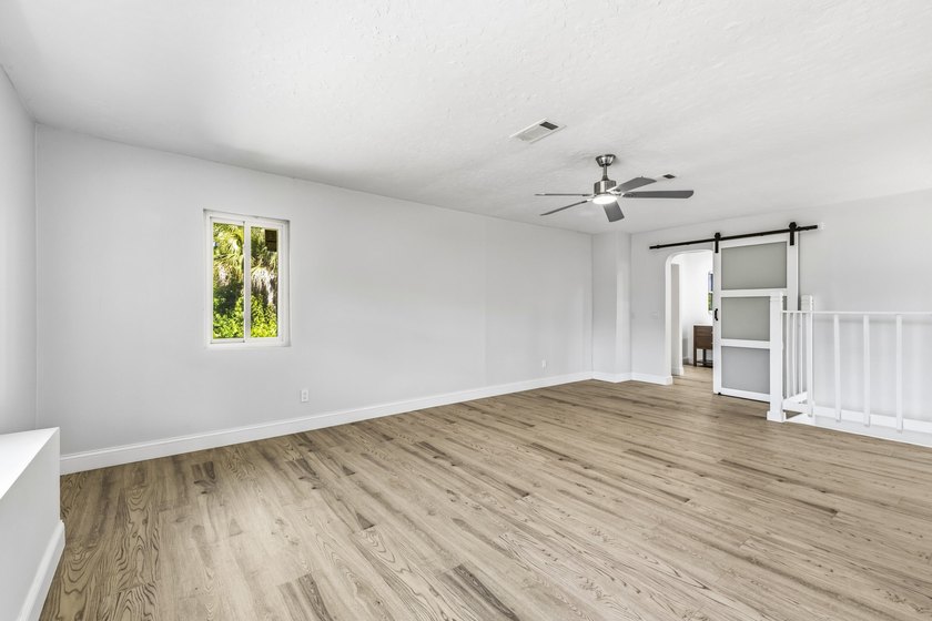 Tastefully renovated and turn-key! This stunning 3BR/2.5BA home - photo 20
