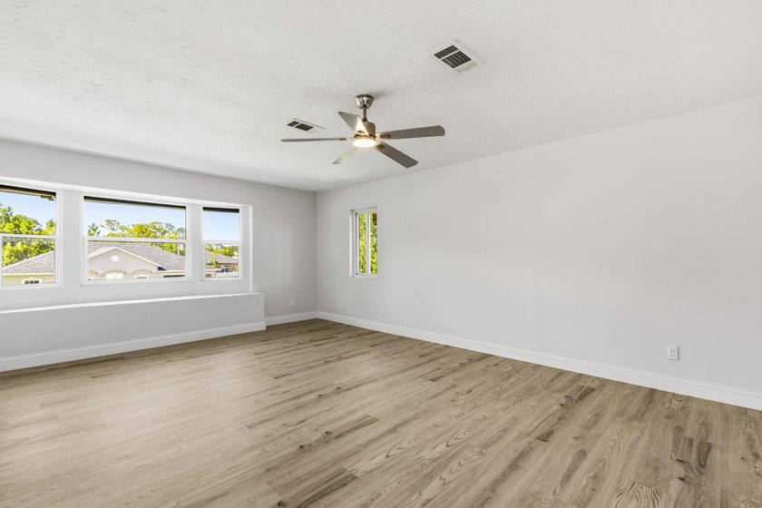 Tastefully renovated and turn-key! This stunning 3BR/2.5BA home - photo 21