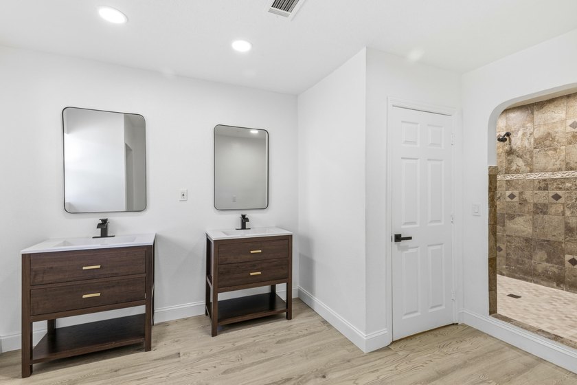 Tastefully renovated and turn-key! This stunning 3BR/2.5BA home - photo 22