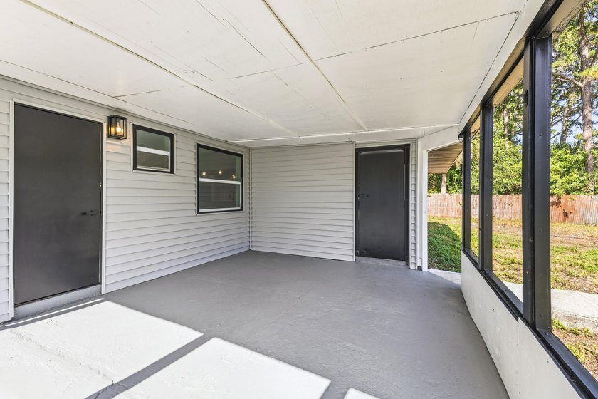 Tastefully renovated and turn-key! This stunning 3BR/2.5BA home - photo 26
