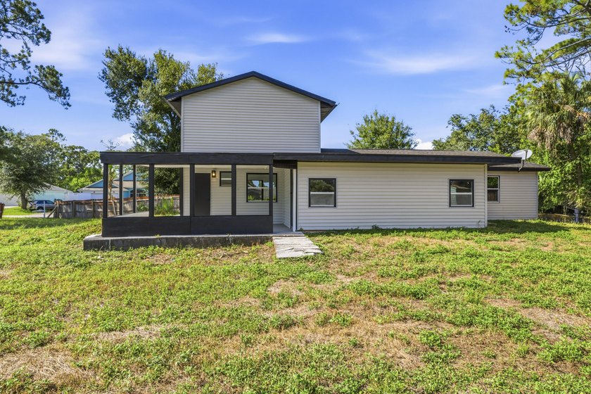 Tastefully renovated and turn-key! This stunning 3BR/2.5BA home - photo 28