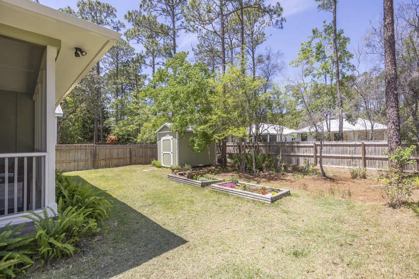 Custom built 3-bedroom Florida cottage with a metal roof, modern - photo 30