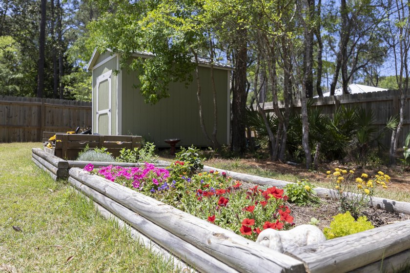 Custom built 3-bedroom Florida cottage with a metal roof, modern - photo 32