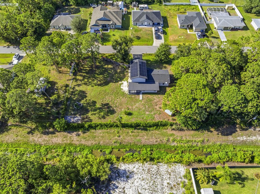 Tastefully renovated and turn-key! This stunning 3BR/2.5BA home - photo 33
