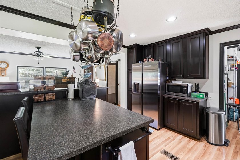 Discover the perfect blend of comfort, space, and lake living! - photo 10