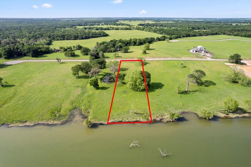 Embrace the lake life you've always dreamed of with this - photo 12