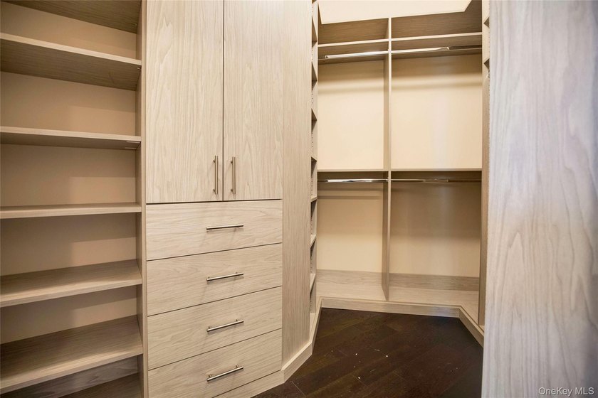 North Hills. Luxury living at its best in this corner 2 bedroom - photo 20