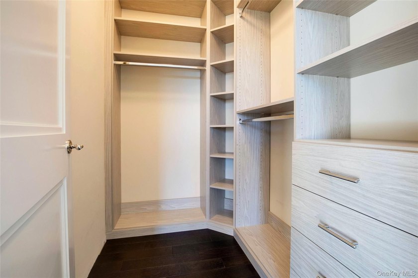 North Hills. Luxury living at its best in this corner 2 bedroom - photo 25