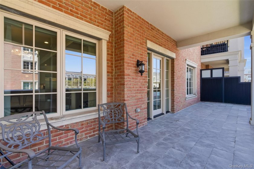 North Hills. Luxury living at its best in this corner 2 bedroom - photo 27