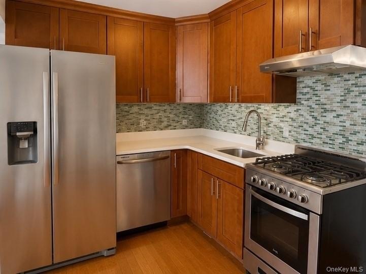 Prime location near the LIRR station and Mian ST The condominium - photo 2