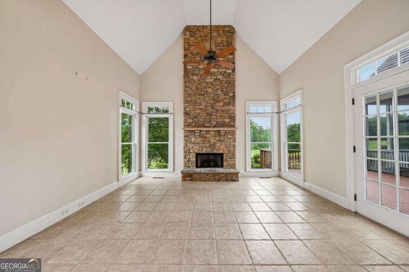 Welcome to this beautiful home in the desirable Chestatee - photo 11