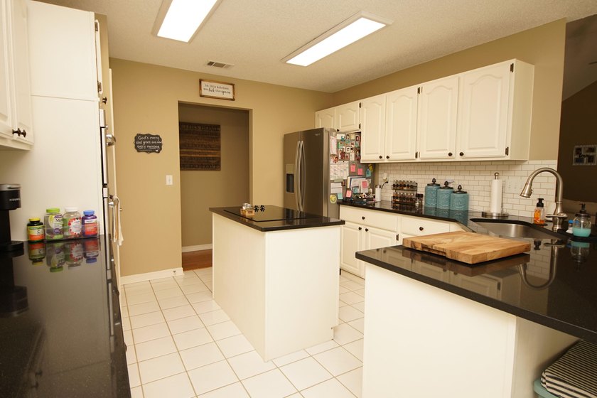 Welcome to the gated community of Parkwood Estates! We are - photo 14