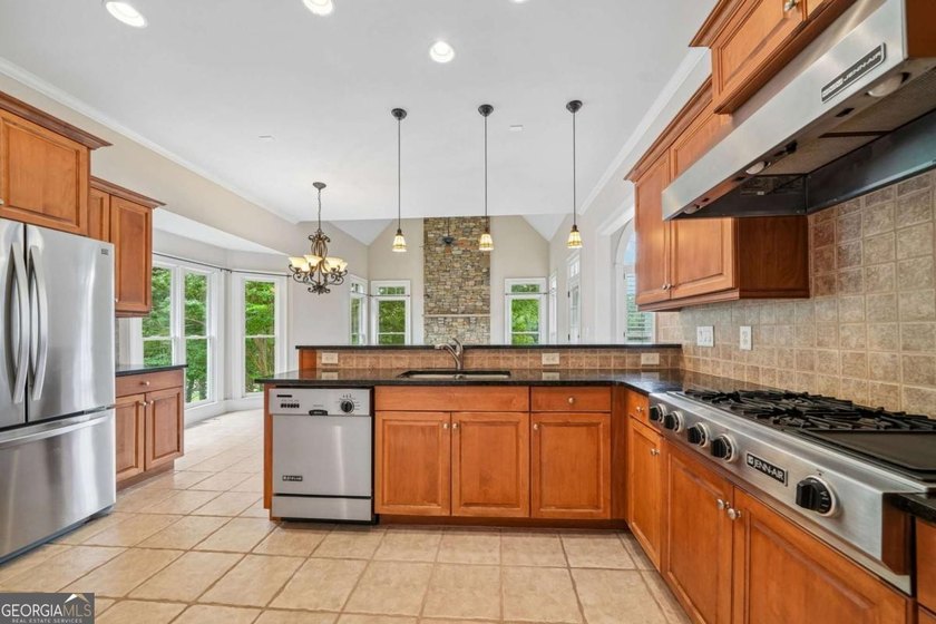 Welcome to this beautiful home in the desirable Chestatee - photo 15