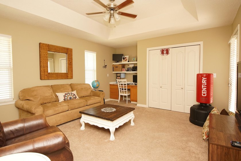 Welcome to the gated community of Parkwood Estates! We are - photo 25