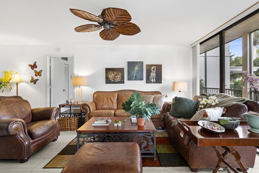 Welcome to this exceptional garden apartment, a rare find with - photo 6
