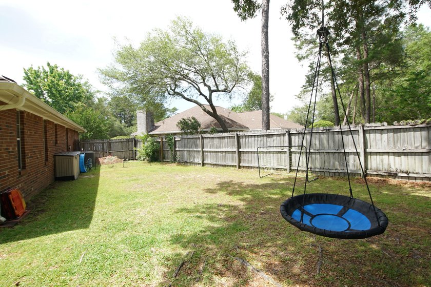 Welcome to the gated community of Parkwood Estates! We are - photo 29