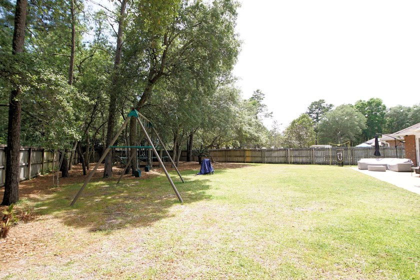 Welcome to the gated community of Parkwood Estates! We are - photo 31