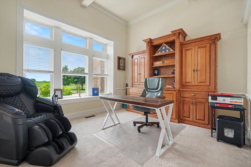 Luxury, Scale, and Energy Independence Meet in This Decatur, IL - photo 32