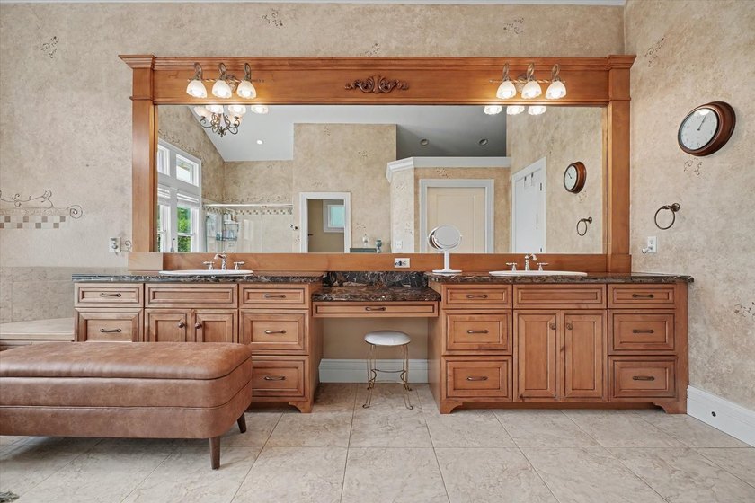 Luxury, Scale, and Energy Independence Meet in This Decatur, IL - photo 41