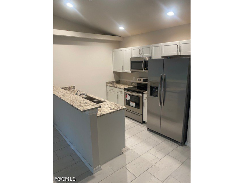 Duplex built in 2023 with 6-bedroom, 4-bathroom duplex is - photo 4
