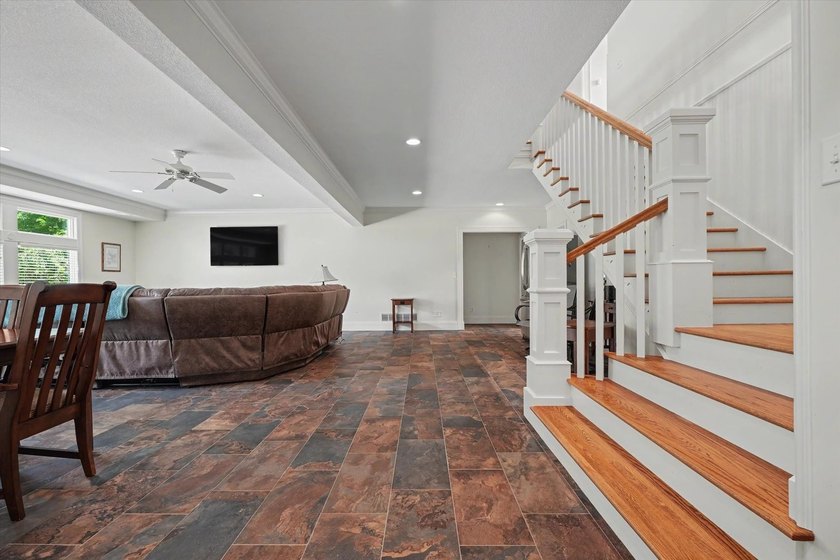 Luxury, Scale, and Energy Independence Meet in This Decatur, IL - photo 44
