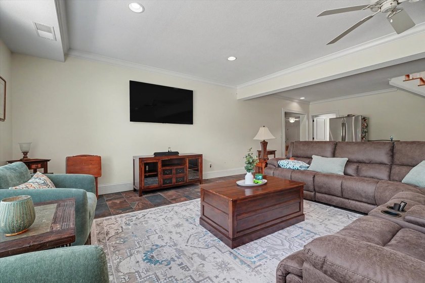 Luxury, Scale, and Energy Independence Meet in This Decatur, IL - photo 47