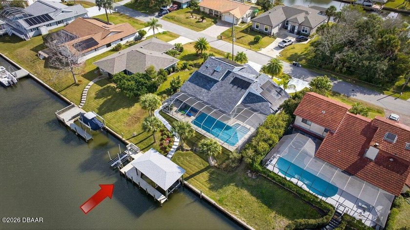 Vintage Contemporary Waterfront -- Fully Furnished &amp; Turnkey - photo 4
