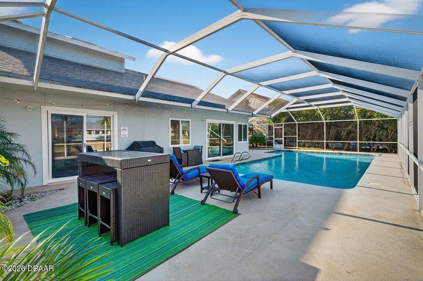 Vintage Contemporary Waterfront -- Fully Furnished &amp; Turnkey - photo 5