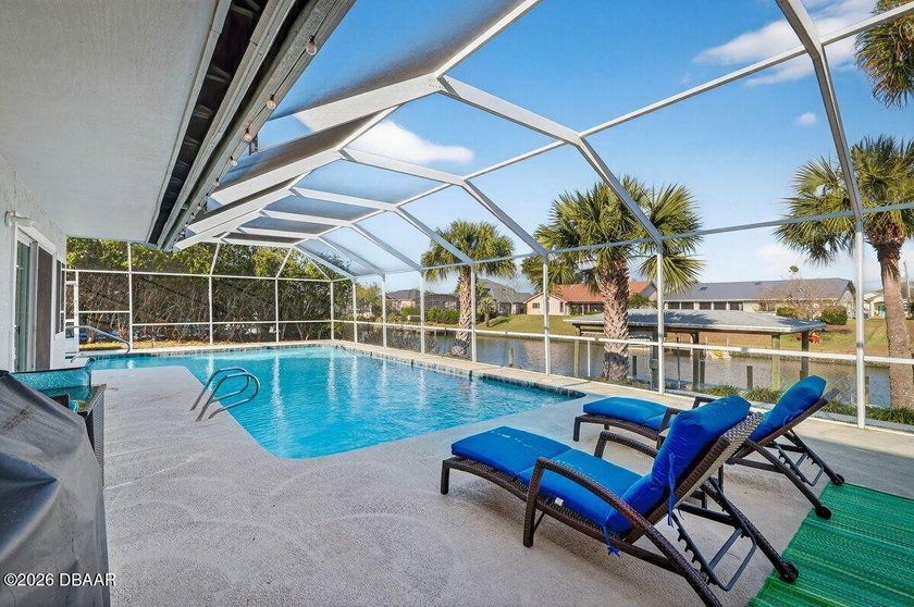 Vintage Contemporary Waterfront -- Fully Furnished &amp; Turnkey - photo 7