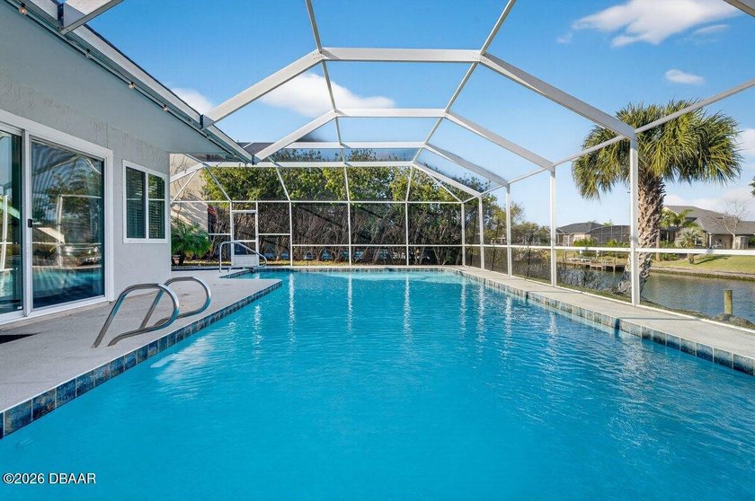 Vintage Contemporary Waterfront -- Fully Furnished &amp; Turnkey - photo 8