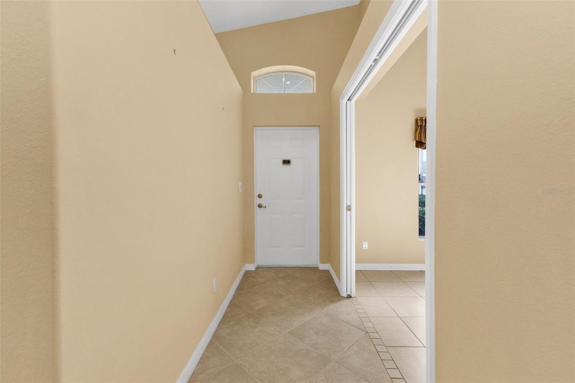 Welcome to this bright, airy, and impeccably maintained home - photo 4