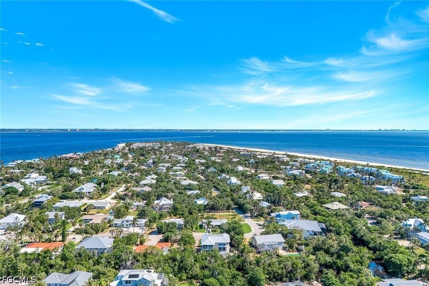 1111 Schooner Place, a stunning waterfront home on Sanibel - photo 4