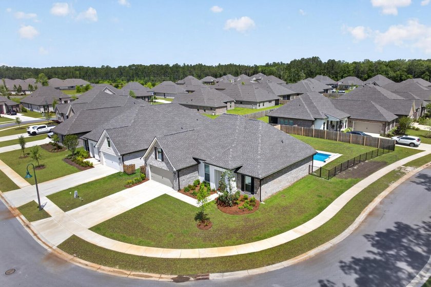 Your Florida Dream Begins Here -- Wrapped in Upgrades, Warmth - photo 40